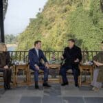 Discussion entre personnalités politiques