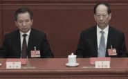 Deux membres du Politburo échangent leurs postes