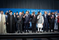 Des BRICS en Afrique du Sud au G20 en Inde, une diplomatie chinoise contrastée