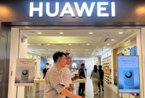 « Huawei, puce électronique, automobile, déchet plastique »