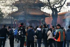 La ruée vers les temples des jeunes Chinois