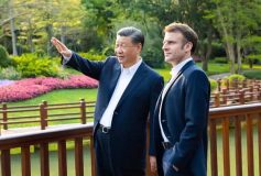 Entre Macron et Xi, l’offensive de charme