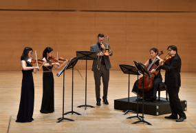 Concert de louanges à la veille du 20ème Congrès